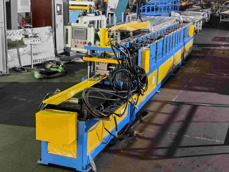 Composants de lames de coupe en acier Cr12MoV pour machine de profilage à rouleaux en C.