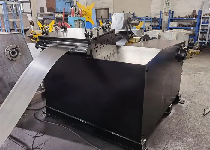 Beli Supermarket Shelving Panel Roll Forming Machine Uncoiler and Precision Leveler for flat material feeding.